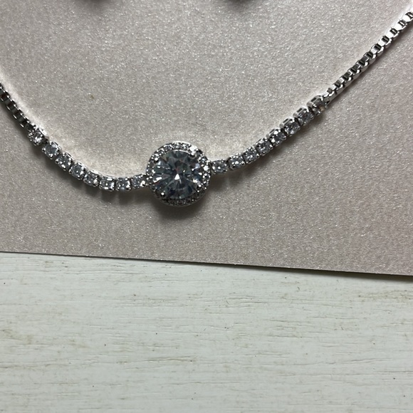 Prom/ bridesmaid earrings and bracelet set. Silver. Adjustable bracelet. - Picture 4 of 7